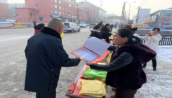 松江河镇开展扫黑除恶专项斗争宣传活动